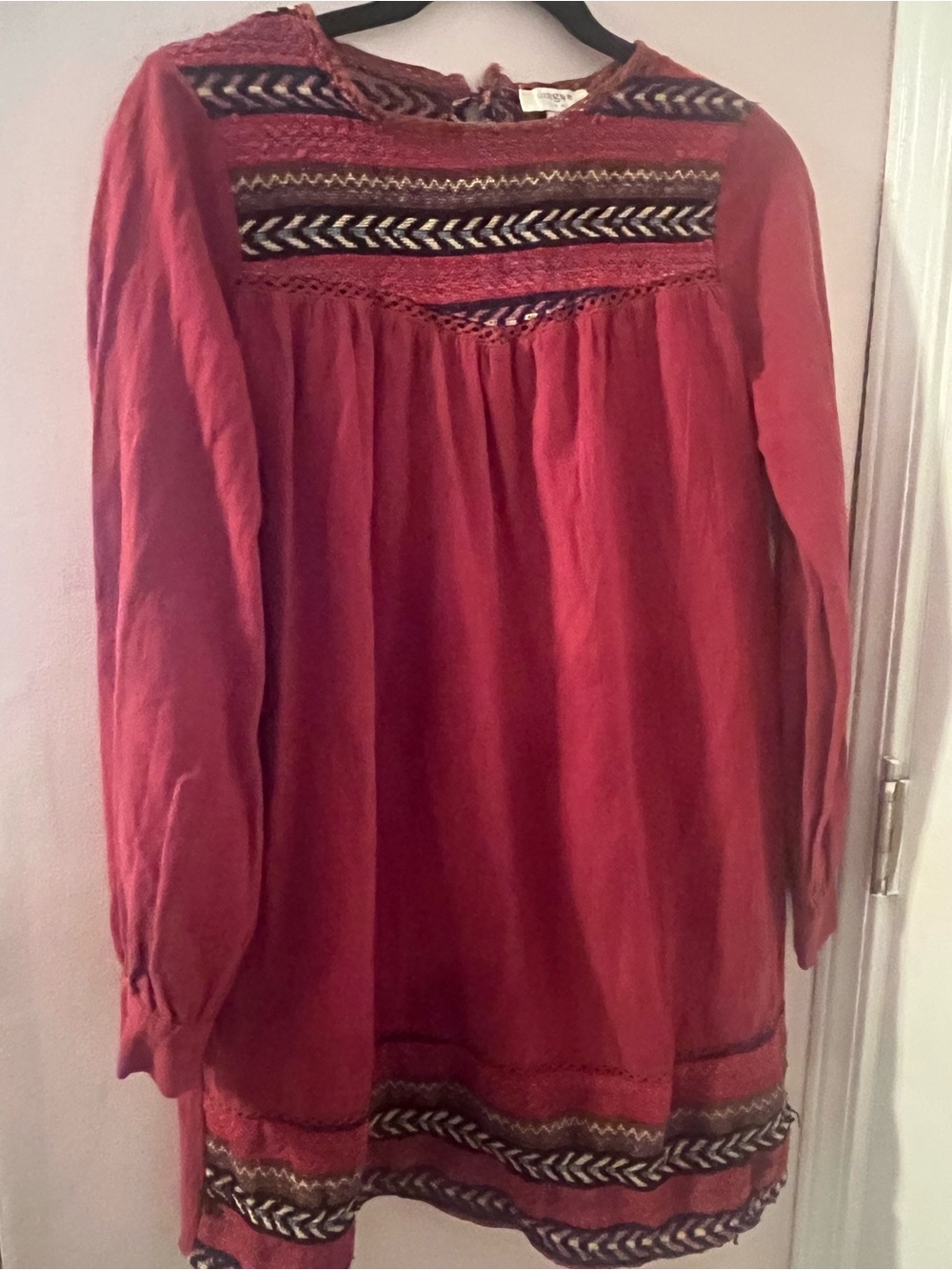Umgee Women’s Top. S. Long sleeve. Boho. Red. Pattern. Embroidered.